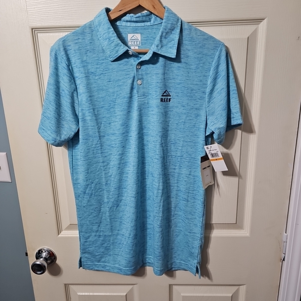 NWT REEF Piston Tech Short Sleeve 3-Button Polo Shirt Size Small Lt. Blue BB2‎